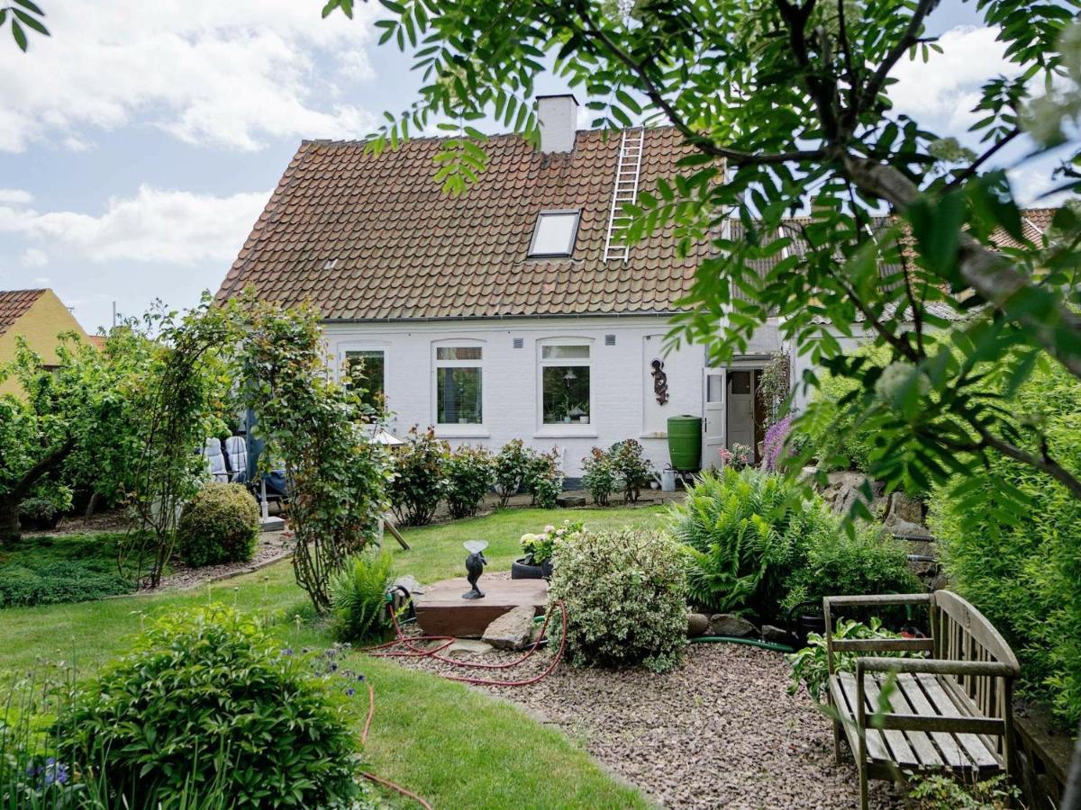4 Person Holiday Home In Allinge 외부 사진